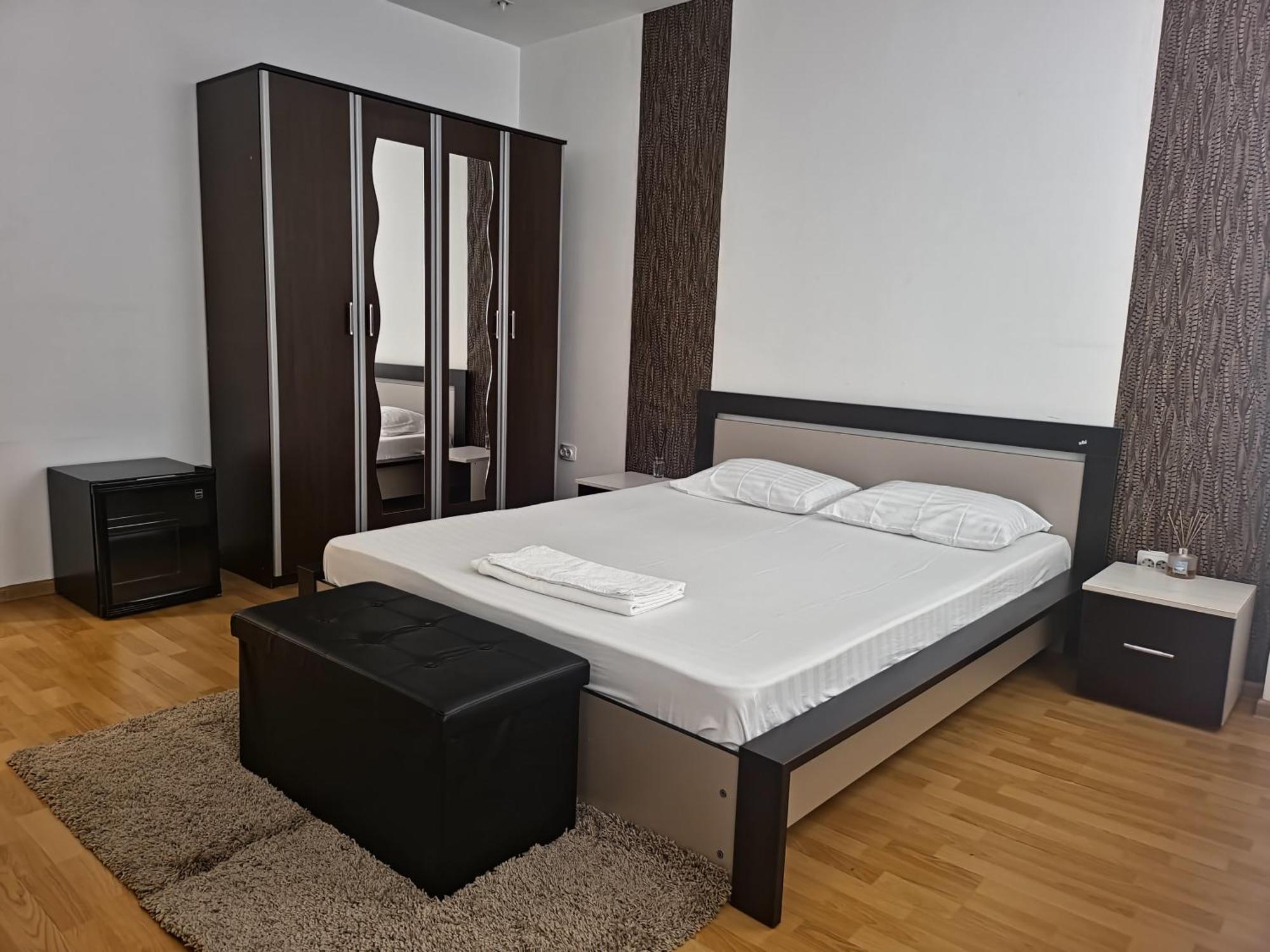 Aparthotel Yanis Bucharest Exterior photo